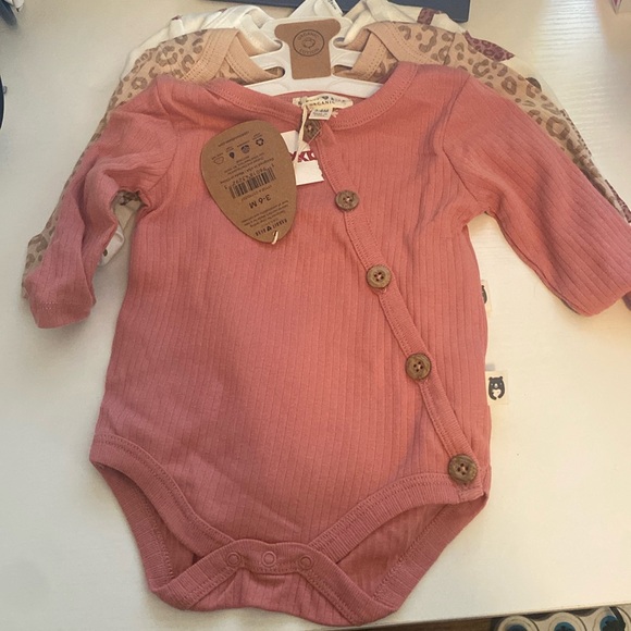 Baby Onesie (3) - Picture 1 of 3